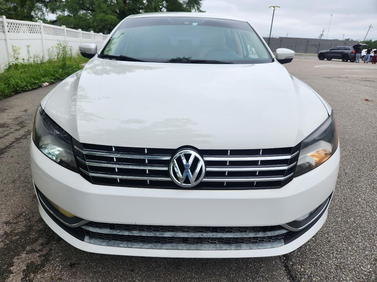 Volkswagen Passat 4dr Sdn 1.8T Auto S 2015