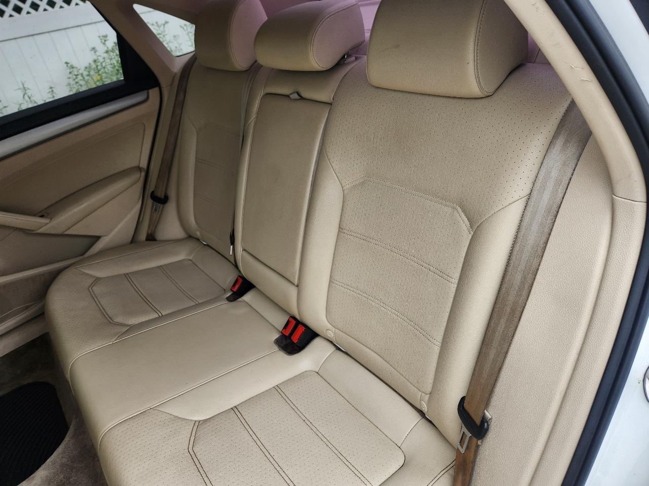 Volkswagen Passat 4dr Sdn 1.8T Auto S 2015