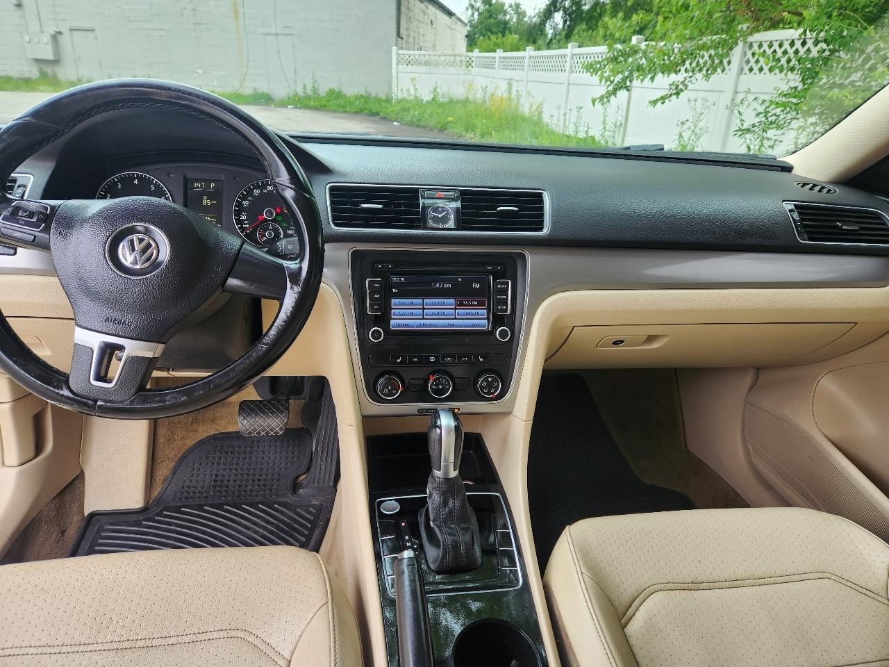 Volkswagen Passat 4dr Sdn 1.8T Auto S 2015