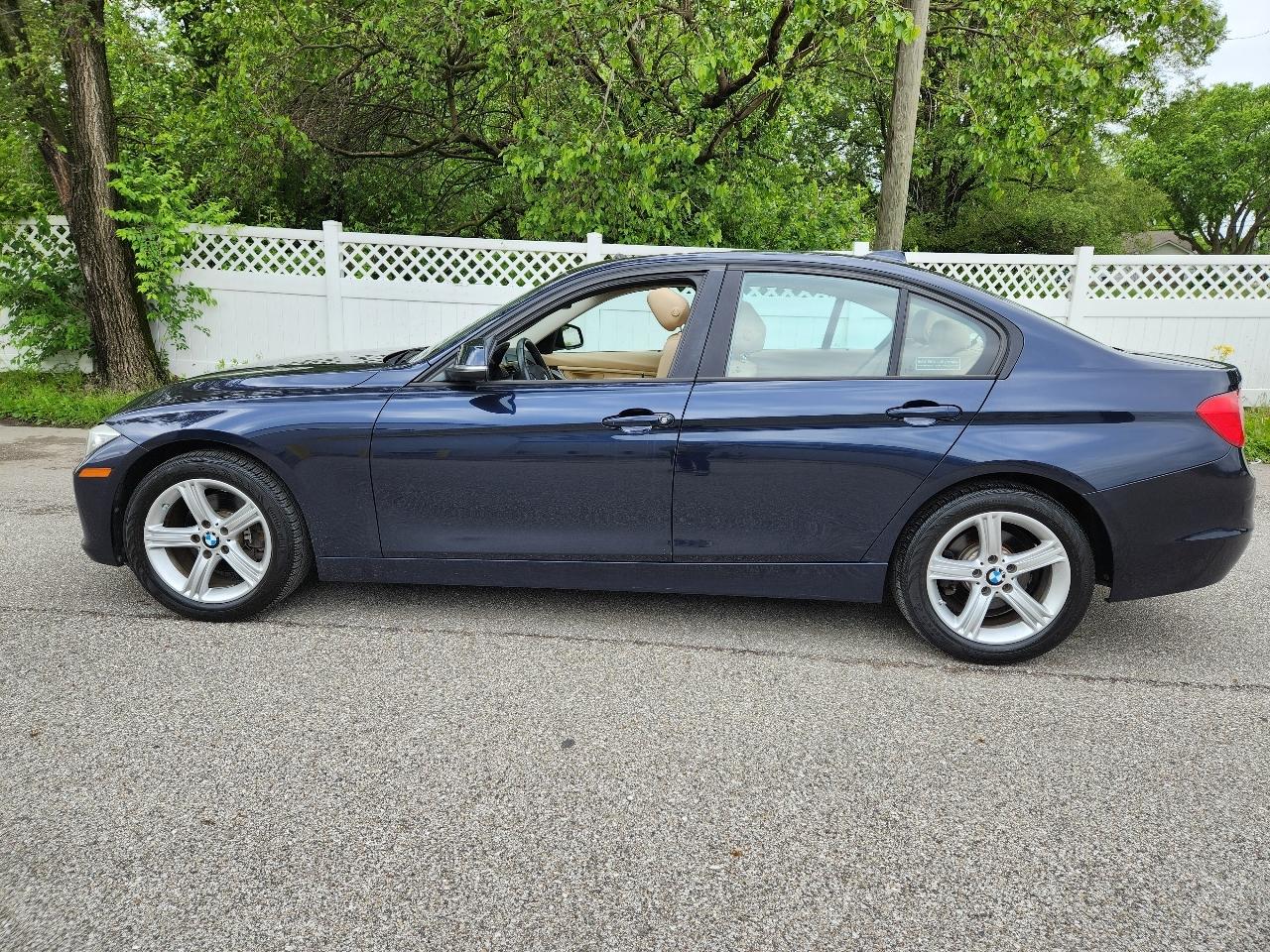BMW 3 Series 4dr Sdn 328i xDrive AWD SULEV 2014