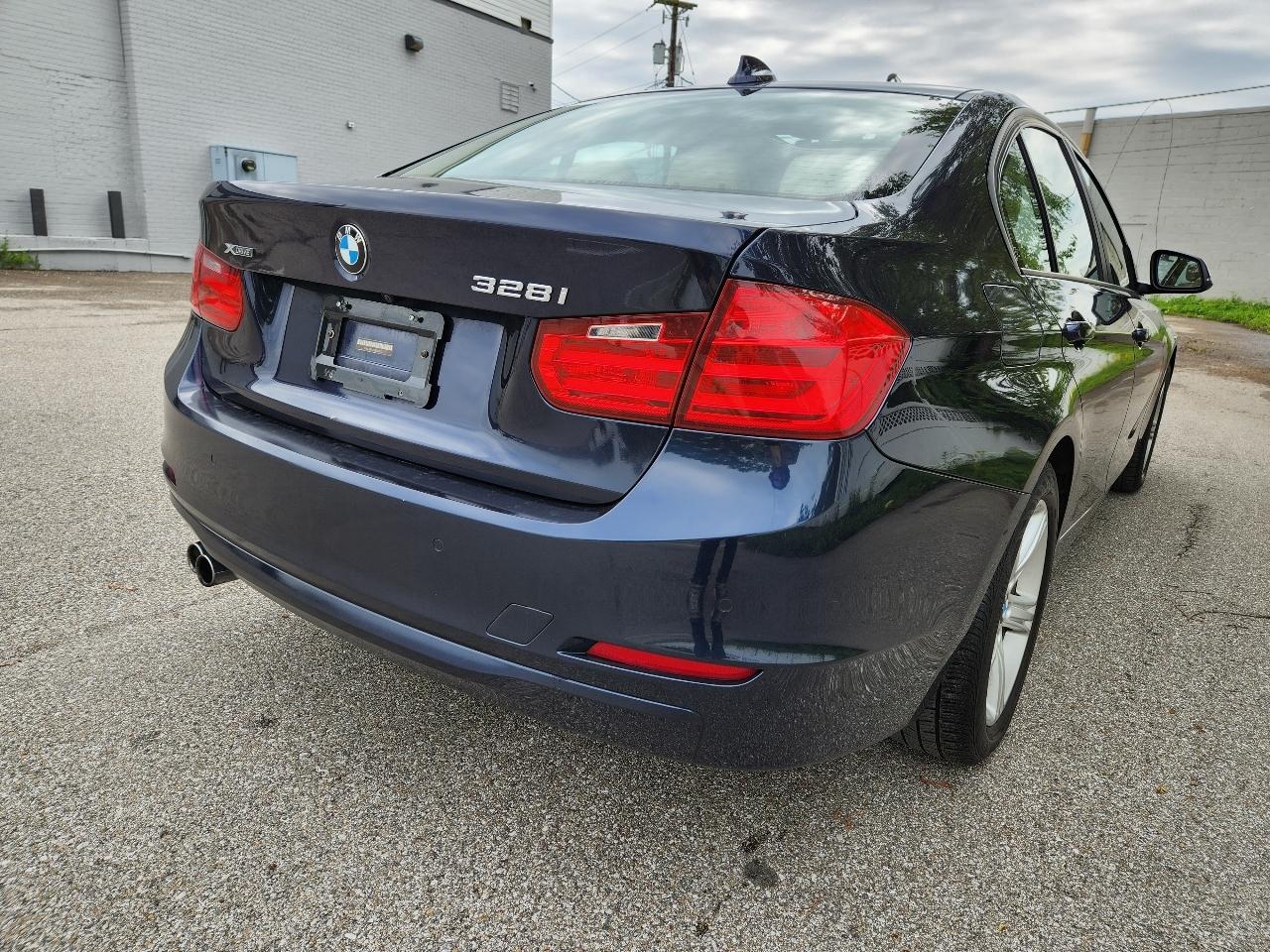 BMW 3 Series 4dr Sdn 328i xDrive AWD SULEV 2014