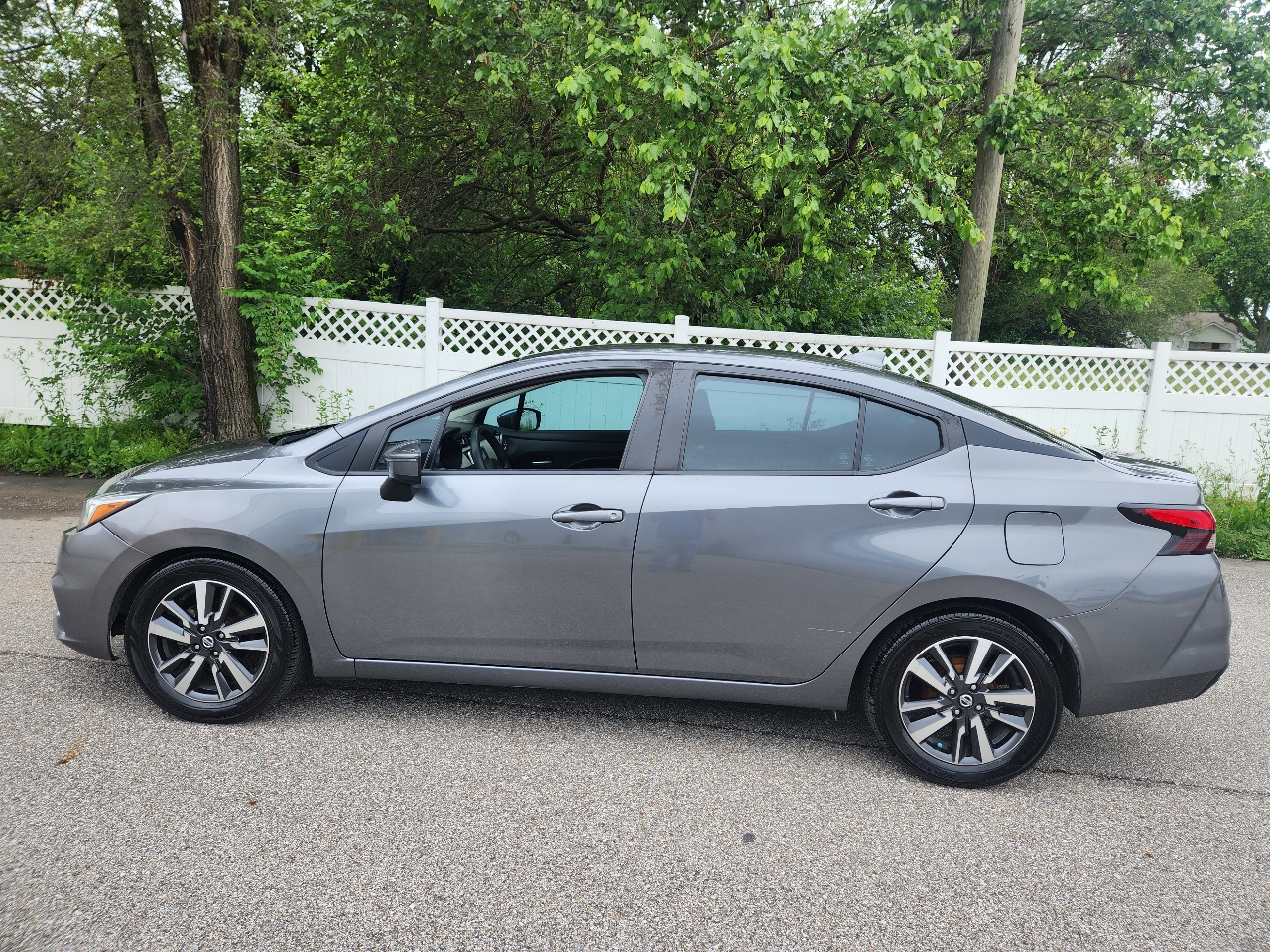 Nissan Versa SV CVT 2020