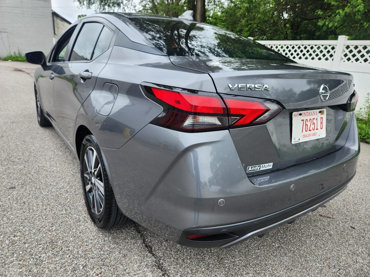 Nissan Versa SV CVT 2020
