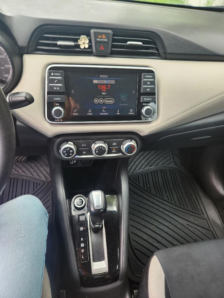 Nissan Versa SV CVT 2020