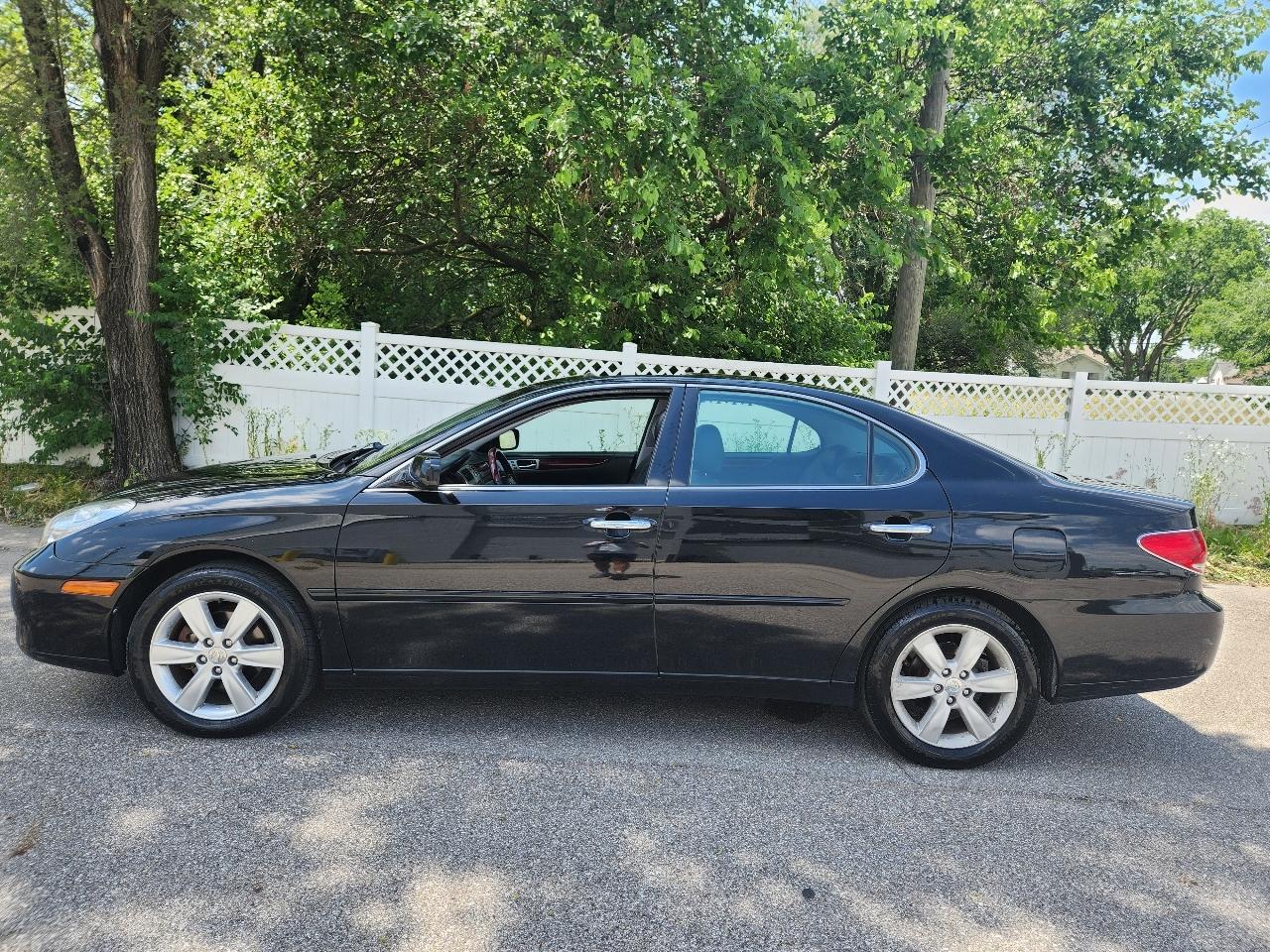 Lexus ES 330 4dr Sdn 2005