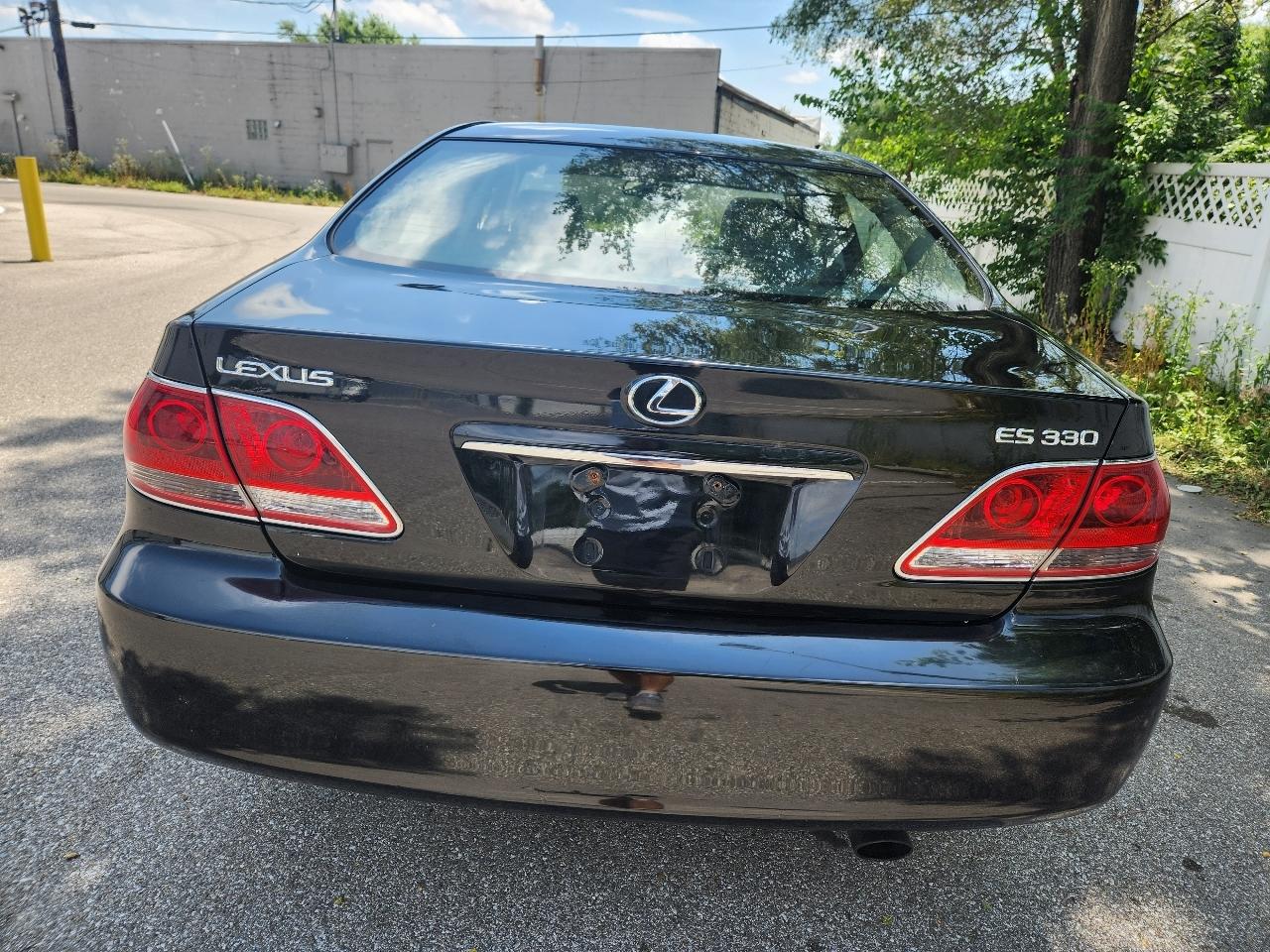 Lexus ES 330 4dr Sdn 2005