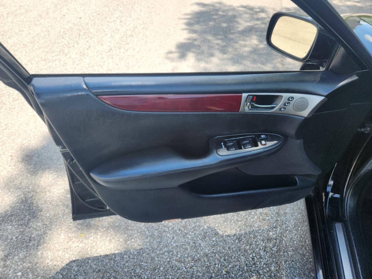 Lexus ES 330 4dr Sdn 2005