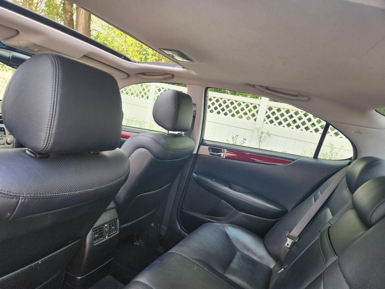 Lexus ES 330 4dr Sdn 2005