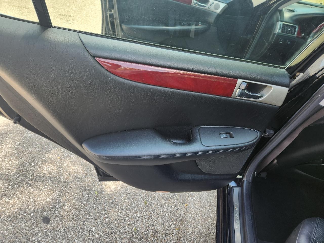 Lexus ES 330 4dr Sdn 2005