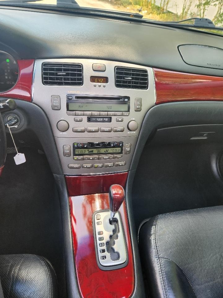 Lexus ES 330 4dr Sdn 2005