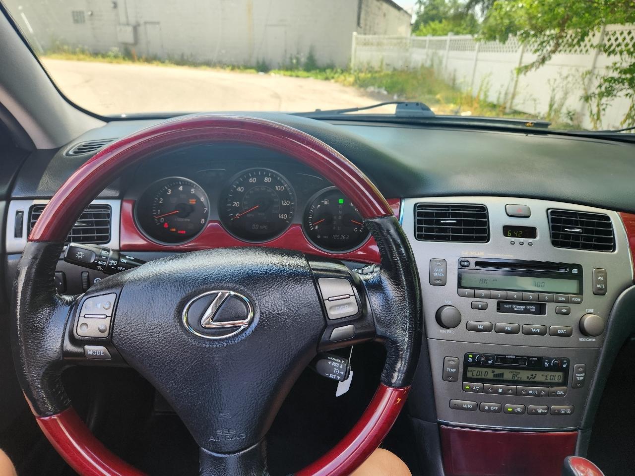 Lexus ES 330 4dr Sdn 2005