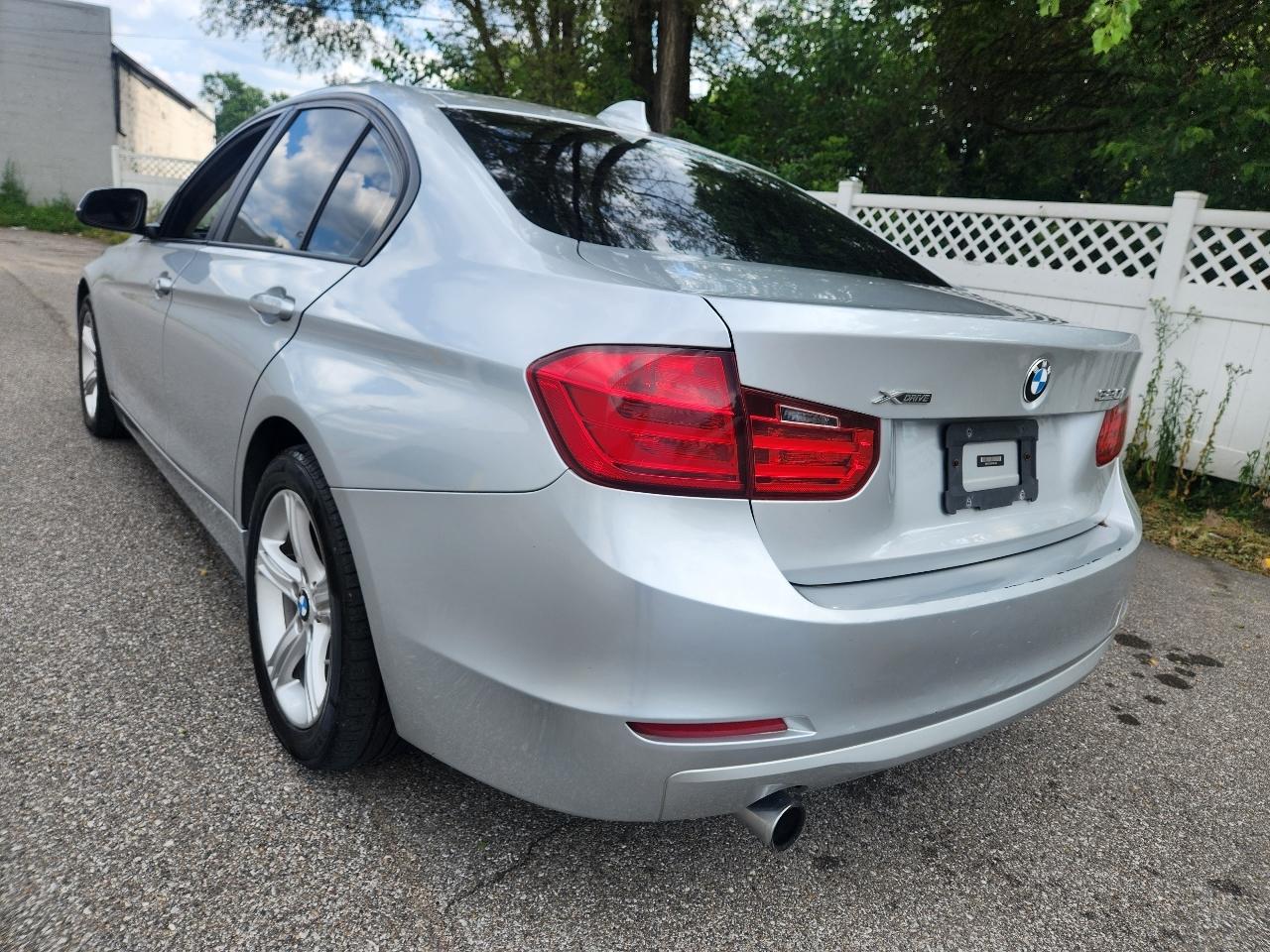 BMW 3 Series 4dr Sdn 320i xDrive AWD 2014
