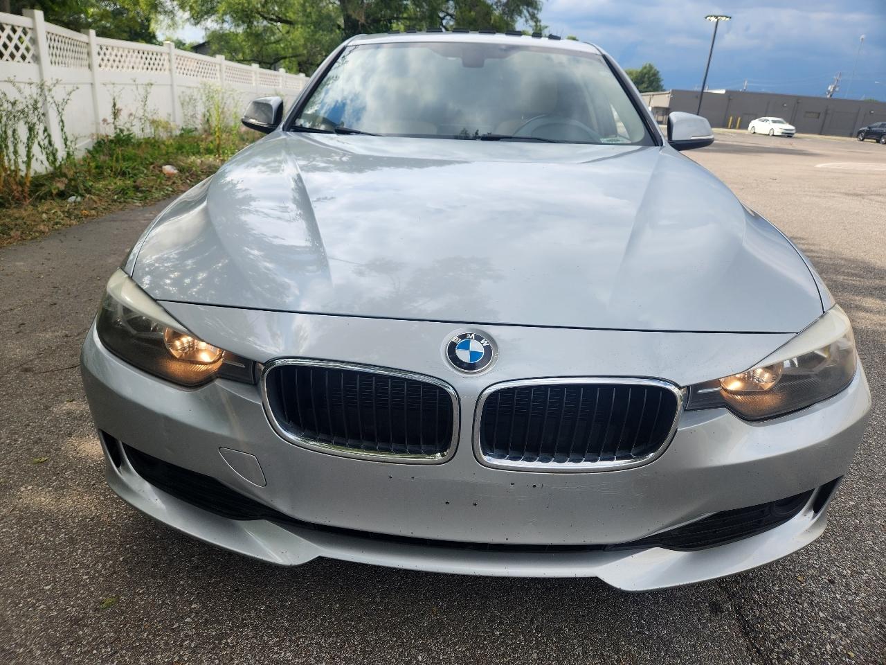 BMW 3 Series 4dr Sdn 320i xDrive AWD 2014