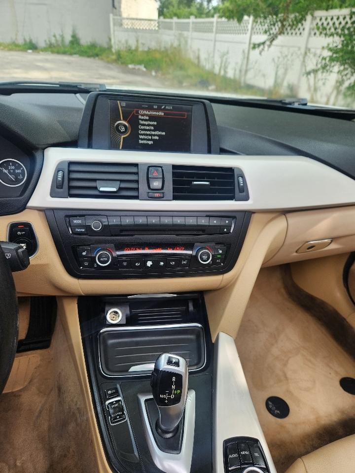 BMW 3 Series 4dr Sdn 320i xDrive AWD 2014