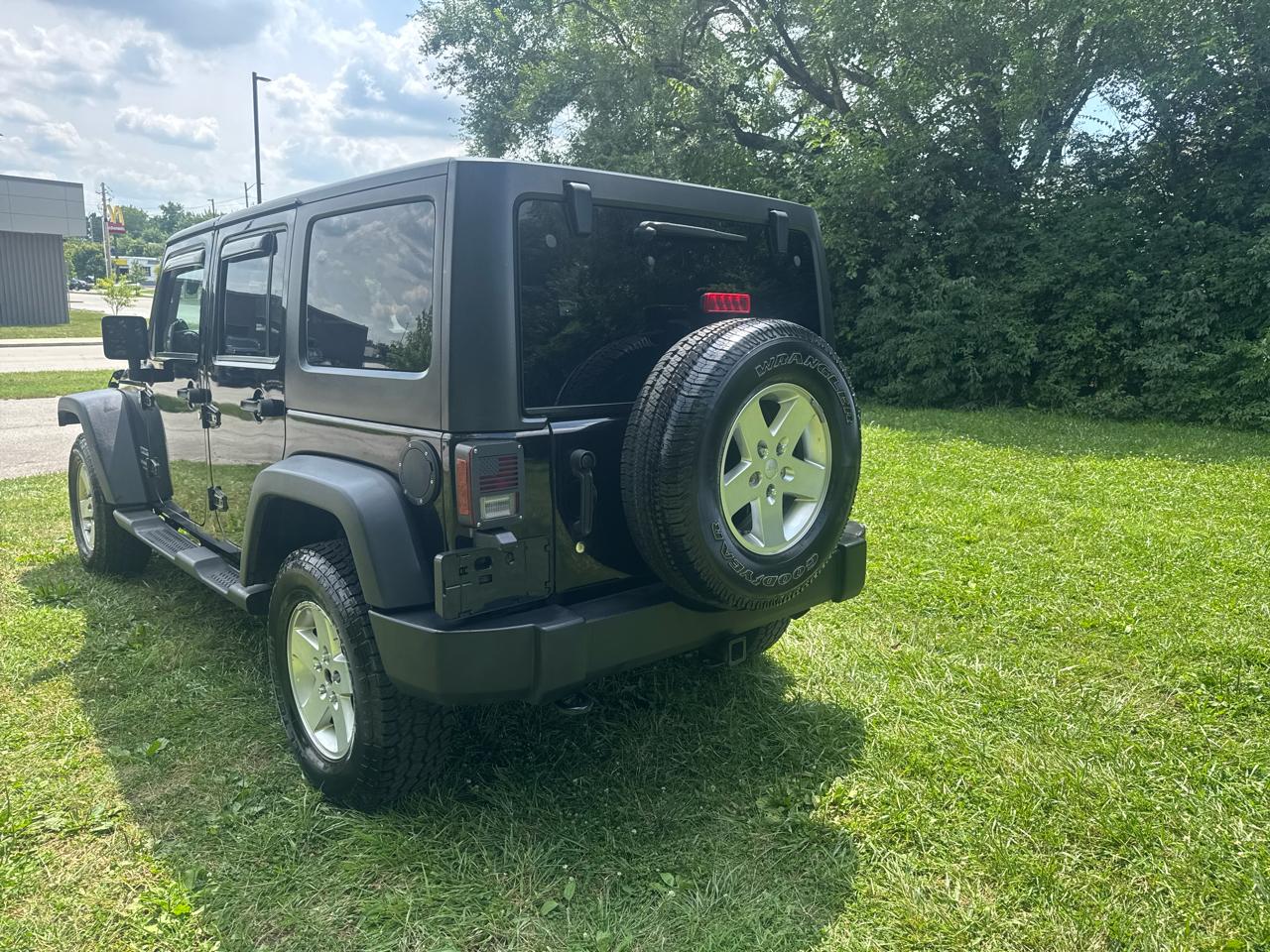Jeep Wrangler Unlimited Sport 4WD 2011