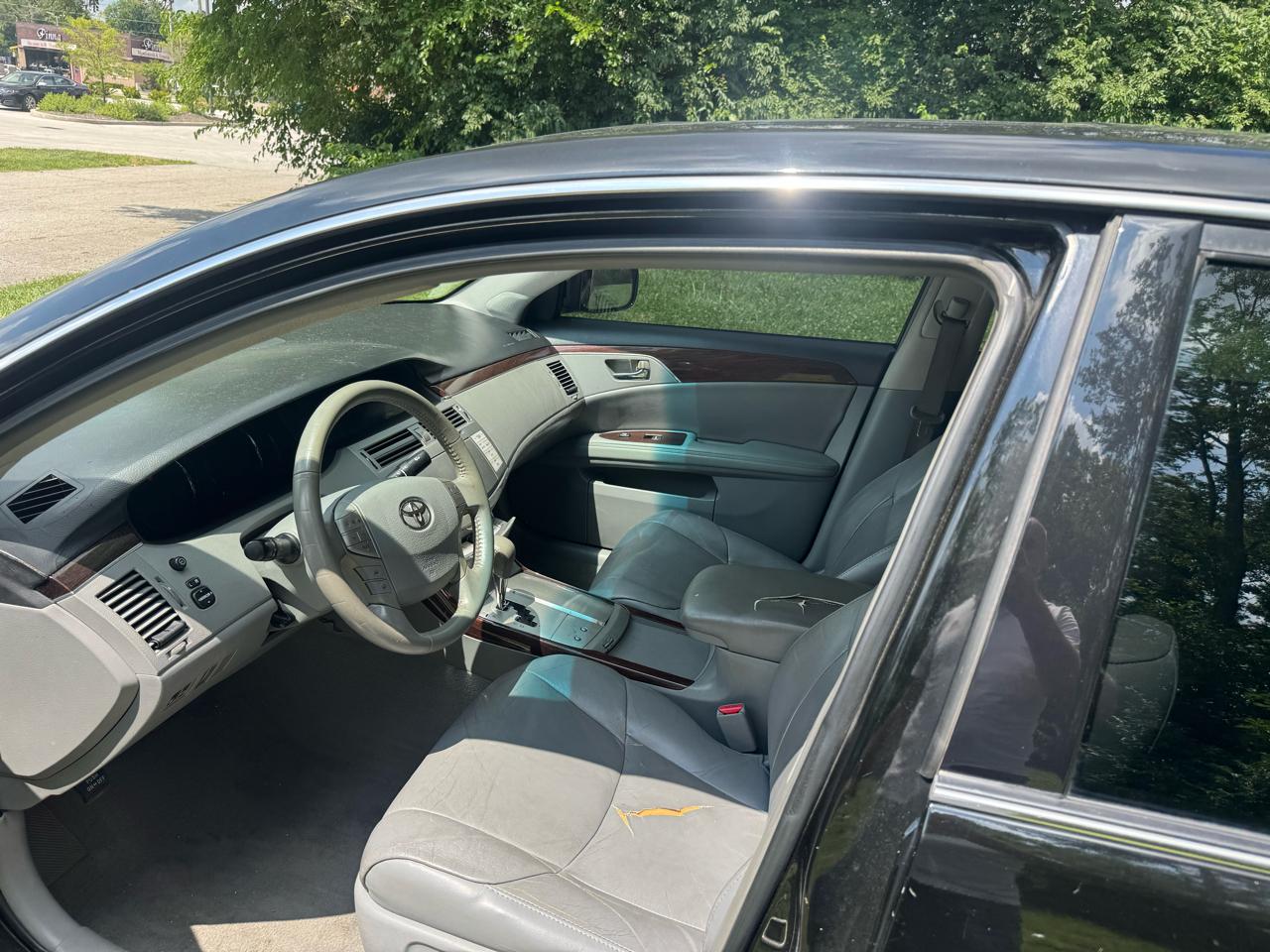 Toyota Avalon Limited 2010