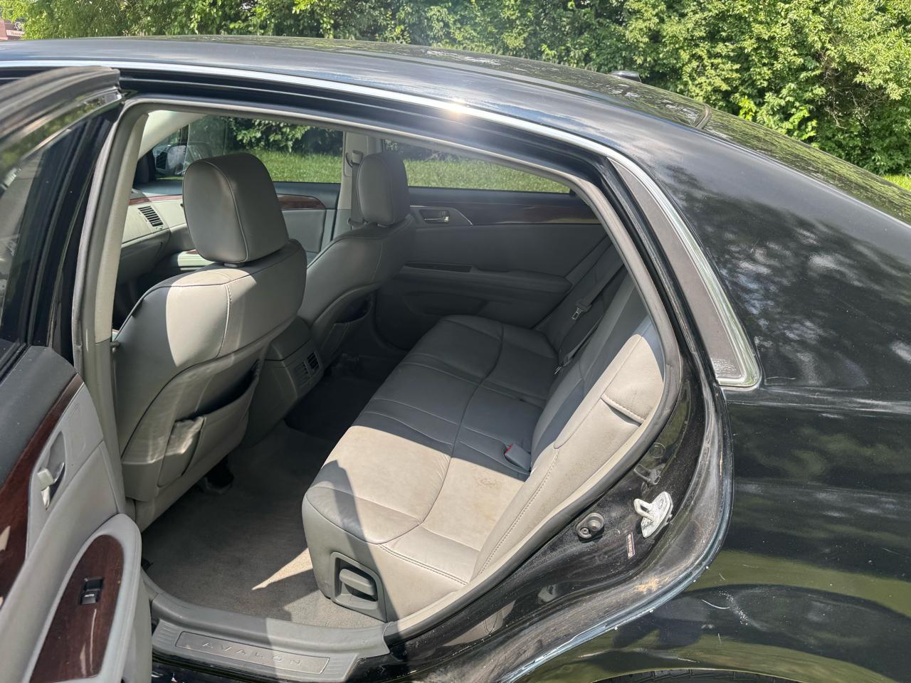 Toyota Avalon Limited 2010