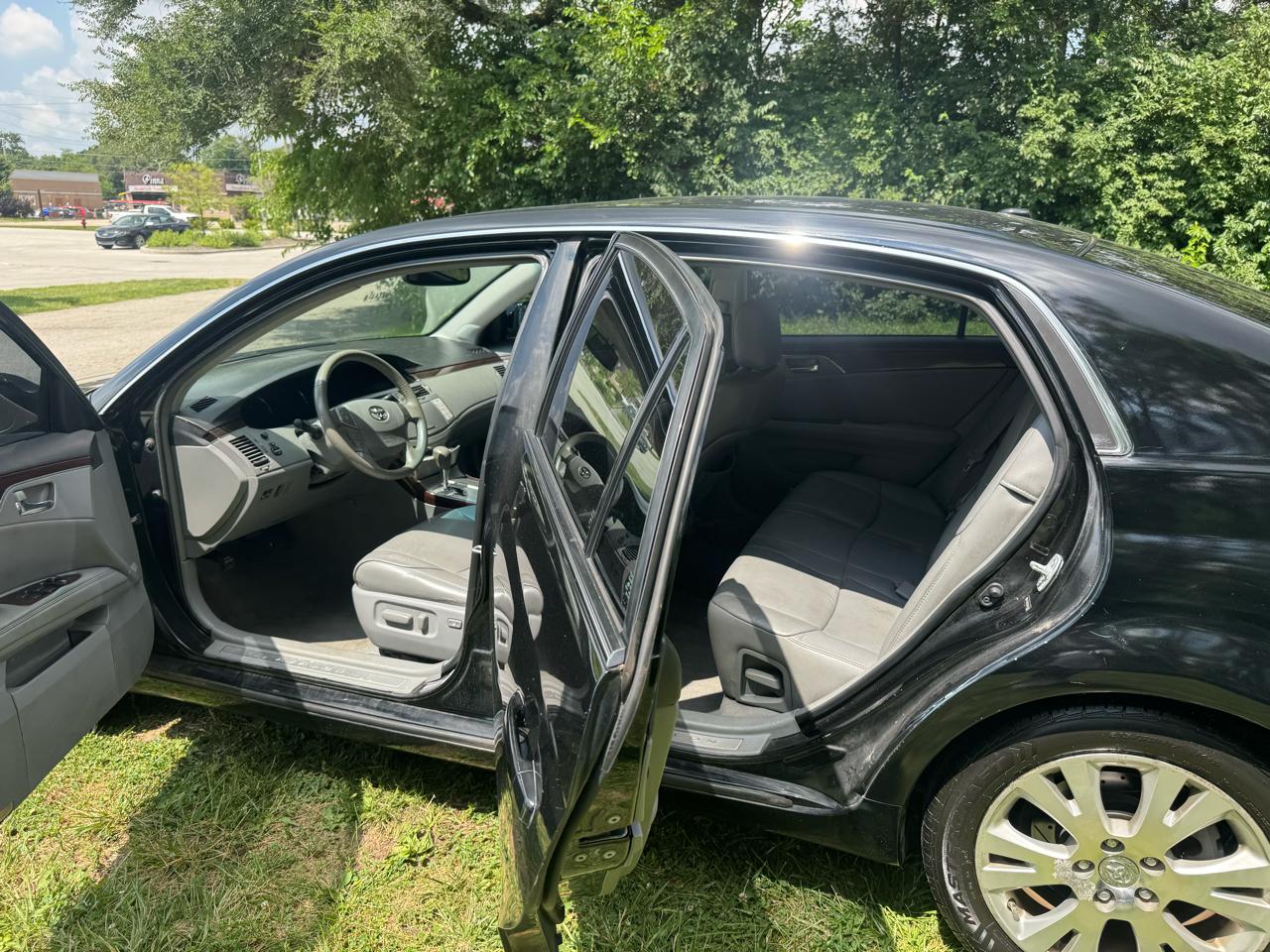 Toyota Avalon Limited 2010