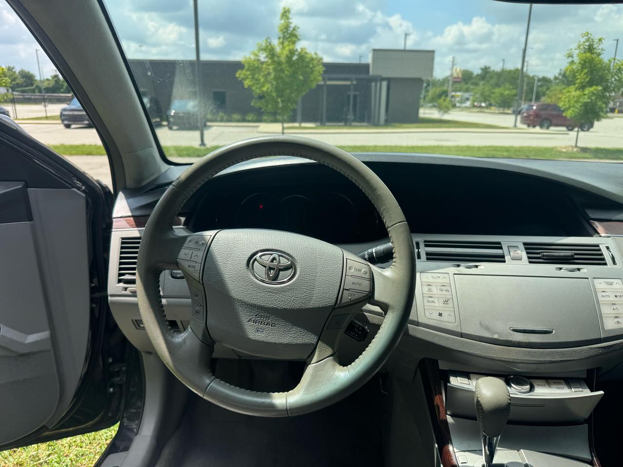 Toyota Avalon Limited 2010