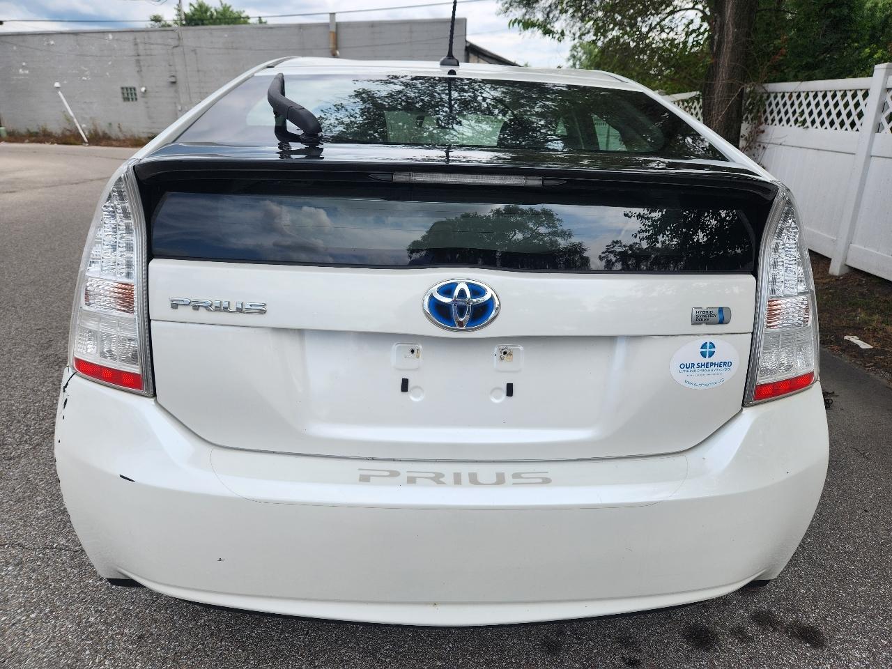 Toyota Prius Prius V 2010