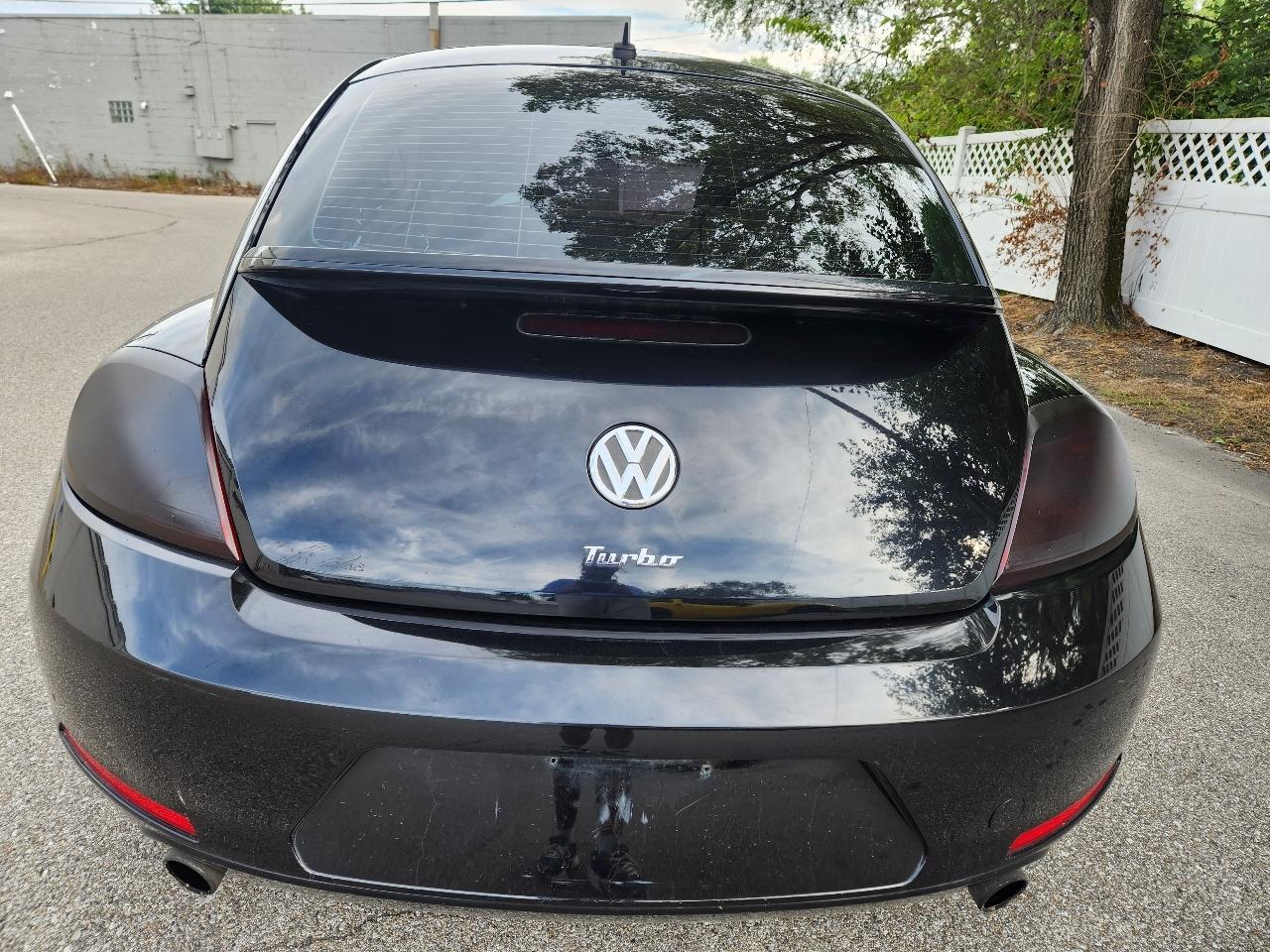 Volkswagen Beetle 2.0T Turbo 2012