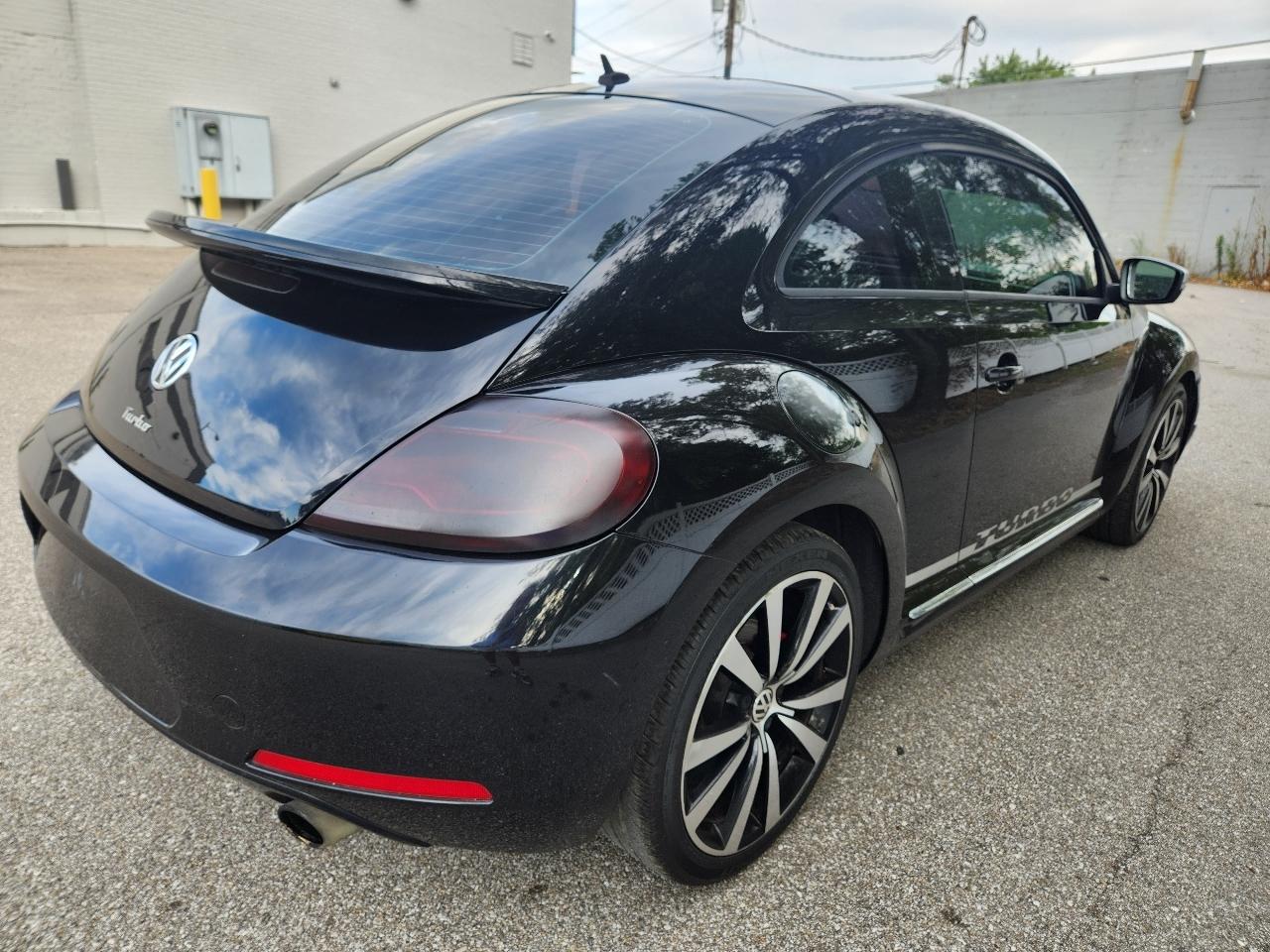 Volkswagen Beetle 2.0T Turbo 2012