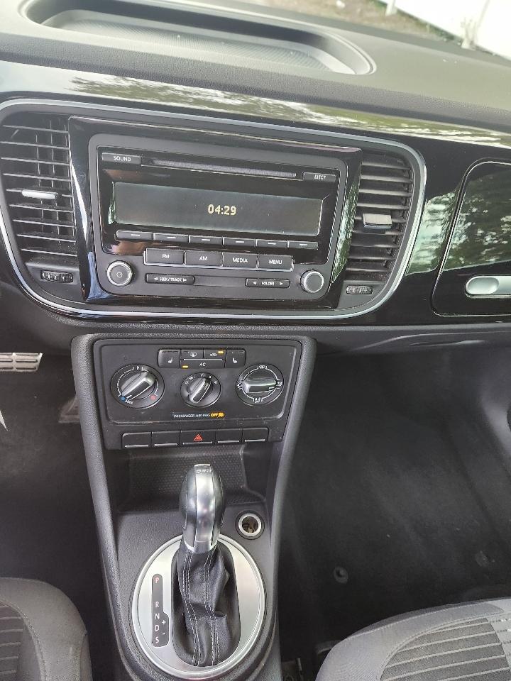 Volkswagen Beetle 2.0T Turbo 2012