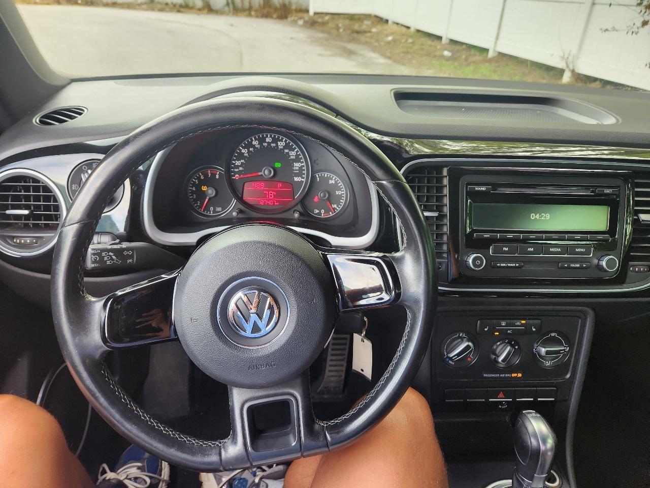 Volkswagen Beetle 2.0T Turbo 2012