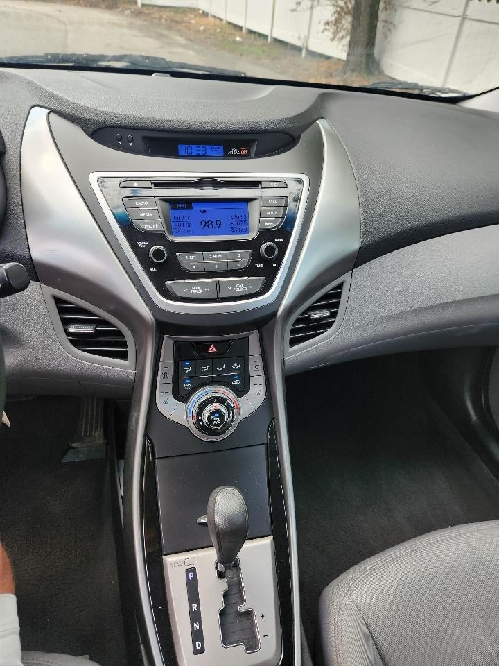 Hyundai Elantra Limited 2013