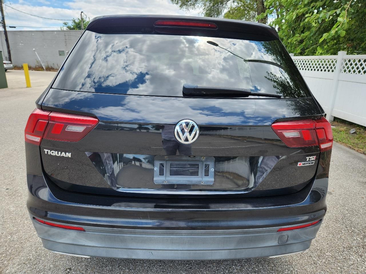 Volkswagen Tiguan S 4Motion 2018