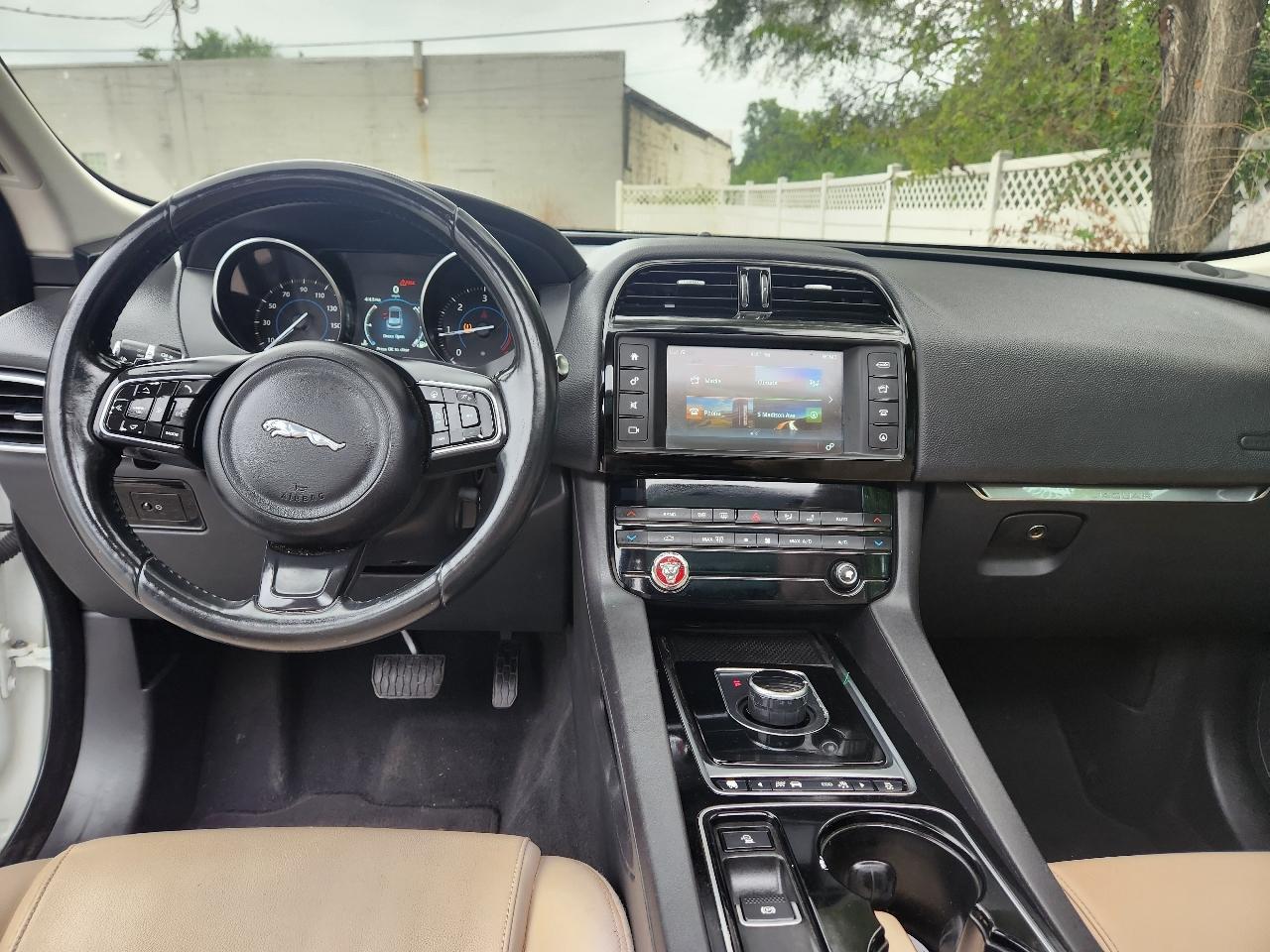 Jaguar F-Pace 20d Premium 2017