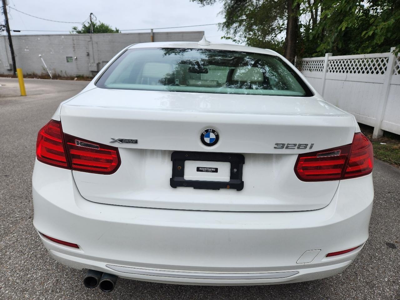 BMW 3-Series 328i xDrive Sedan 2013