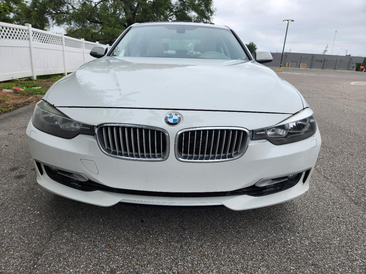 BMW 3-Series 328i xDrive Sedan 2013