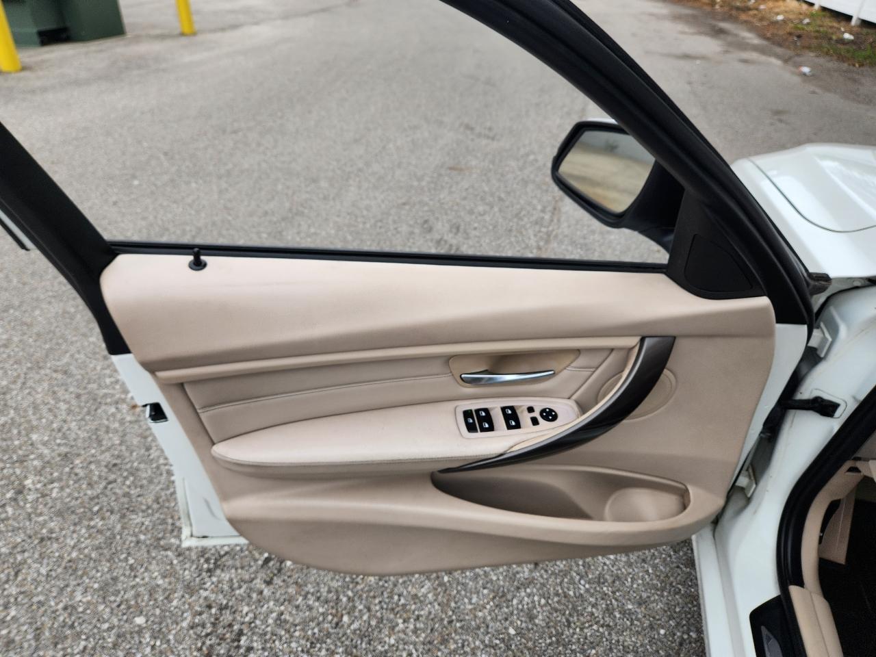 BMW 3-Series 328i xDrive Sedan 2013