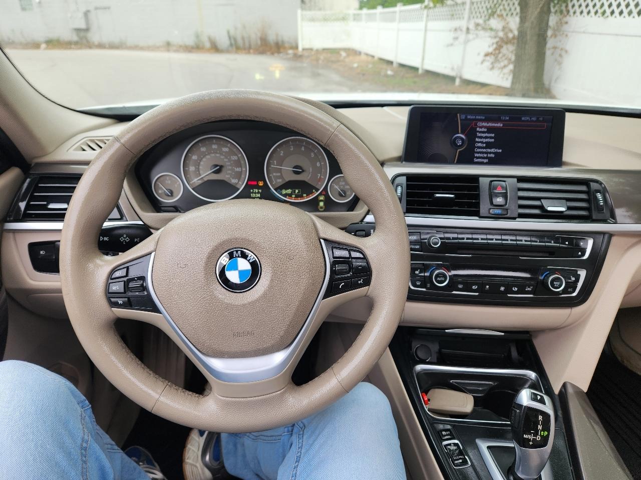 BMW 3-Series 328i xDrive Sedan 2013