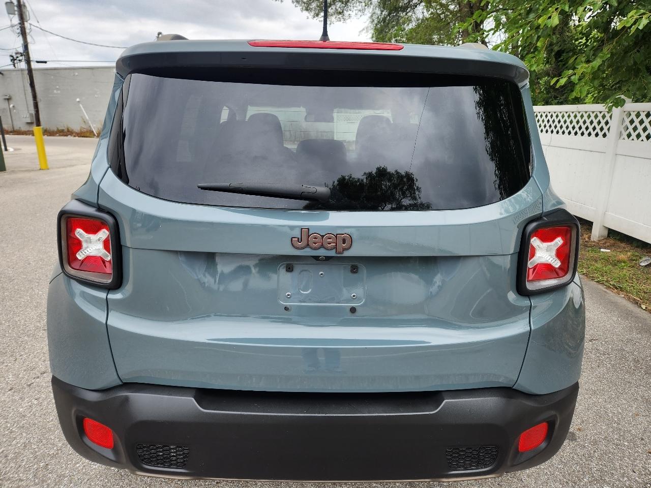 Jeep Renegade Latitude FWD 2016