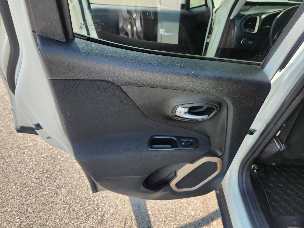 Jeep Renegade Latitude FWD 2016