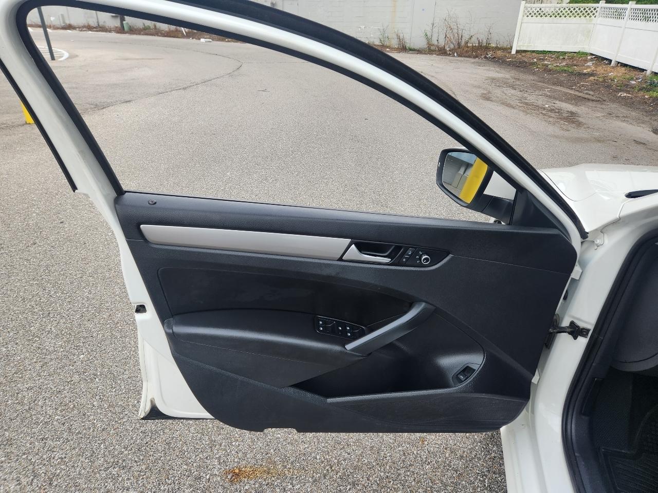 Volkswagen Passat Sport PZEV 5M 2015