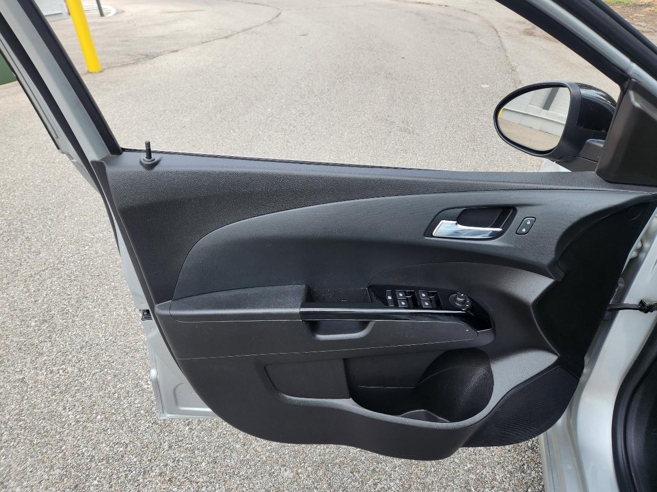 Chevrolet Sonic RS Auto Sedan 2015