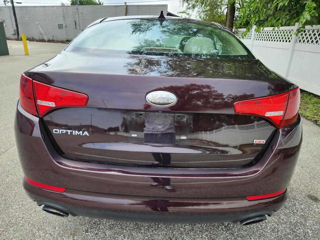 Kia Optima LX MT 2013