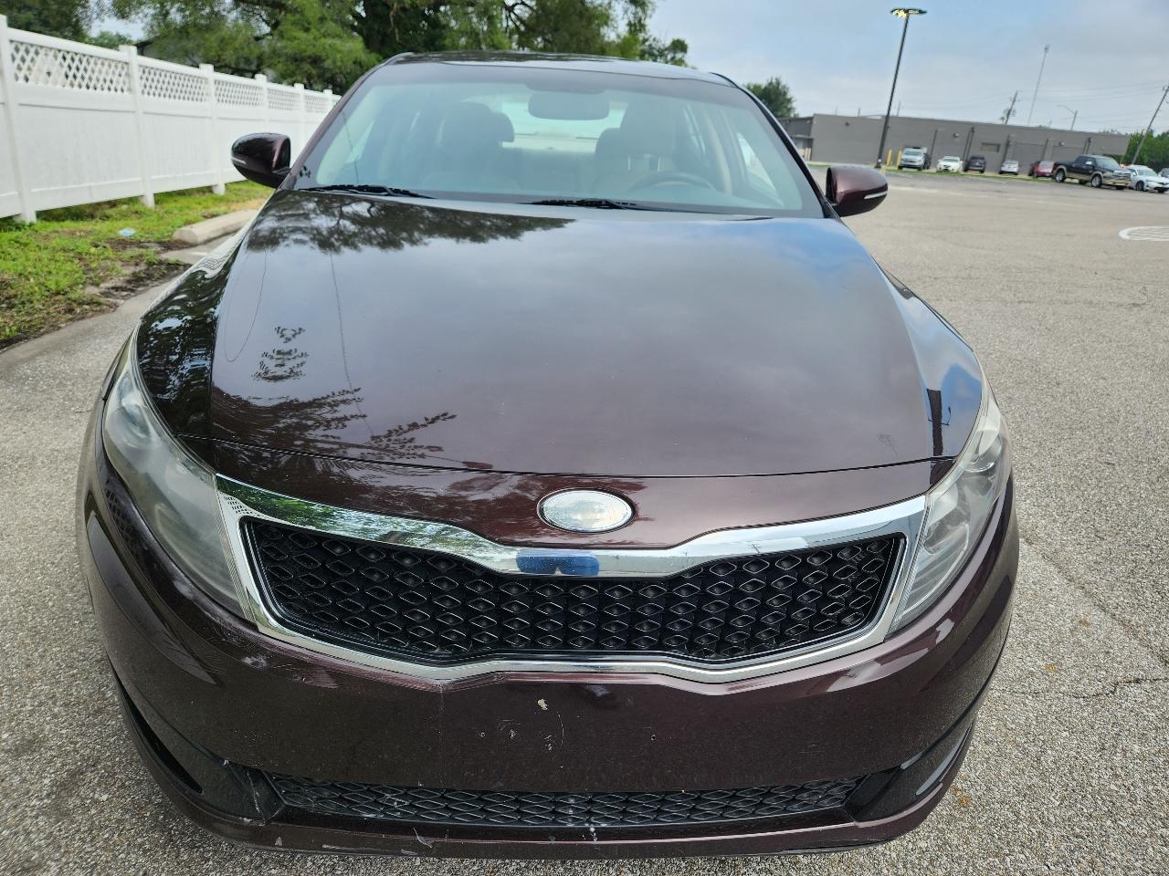 Kia Optima LX MT 2013