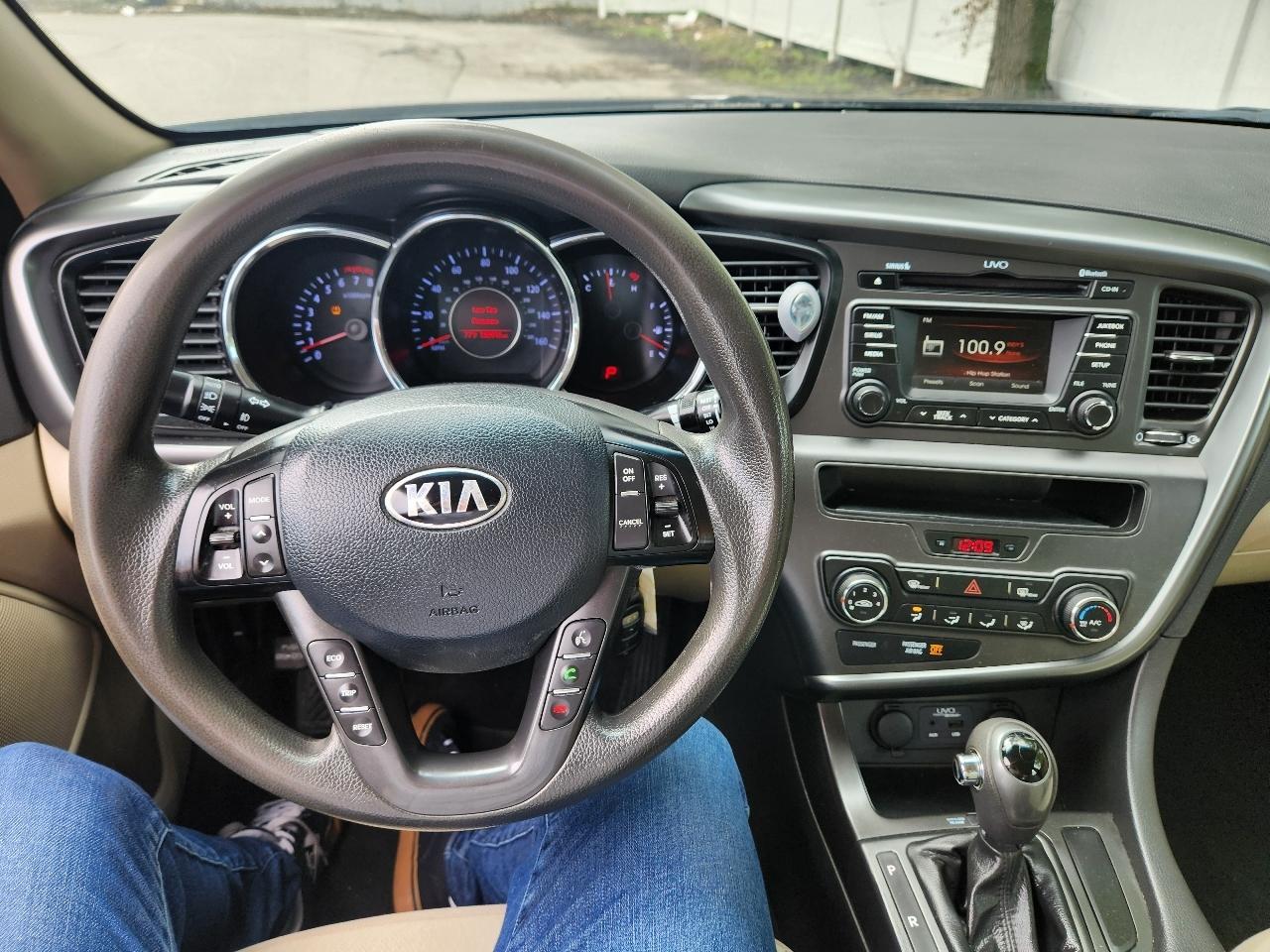 Kia Optima LX MT 2013