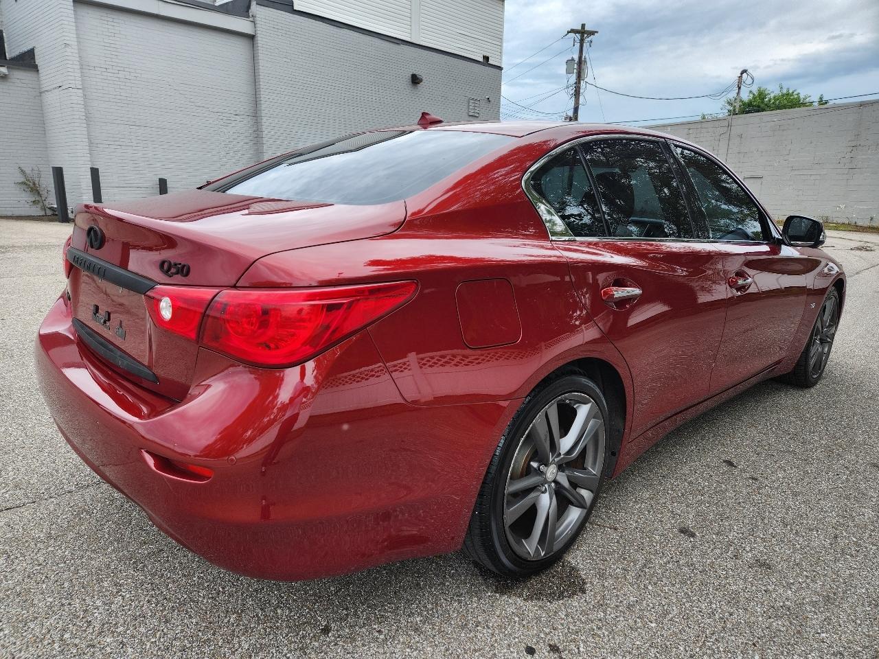 Infiniti Q50 Base AWD 2015