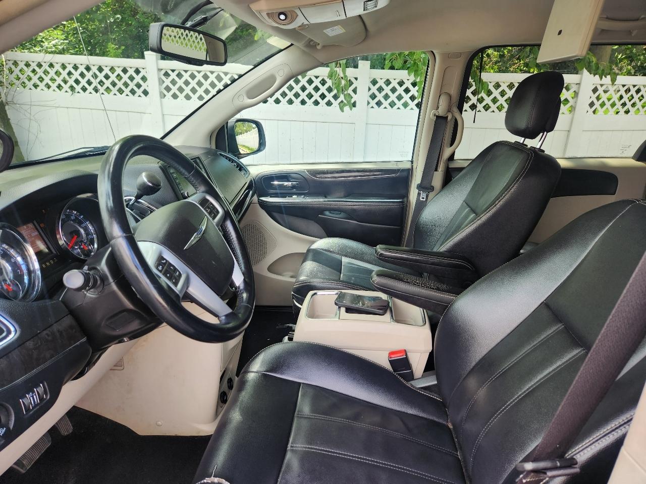 Chrysler Town & Country Touring 2014
