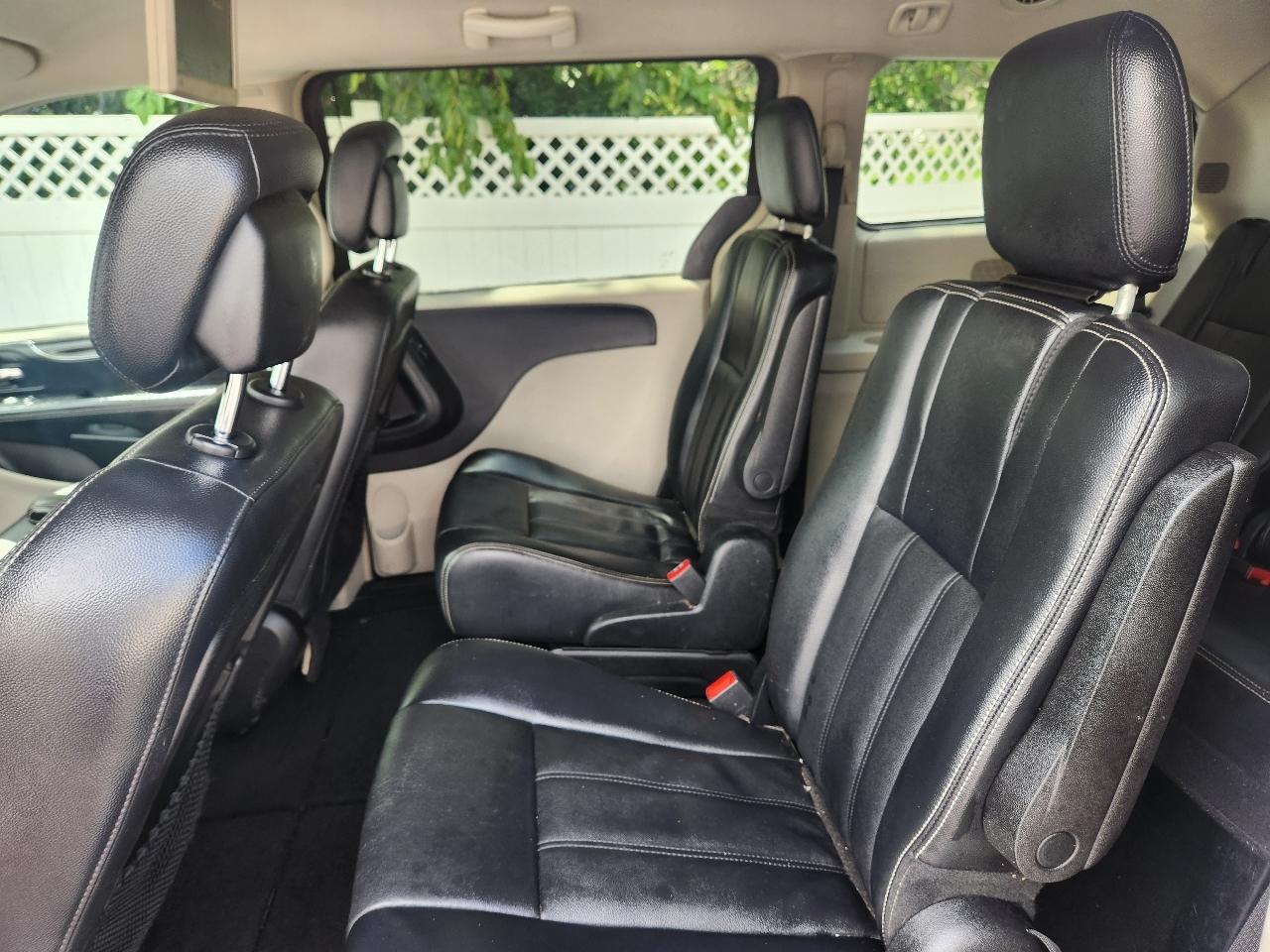 Chrysler Town & Country Touring 2014