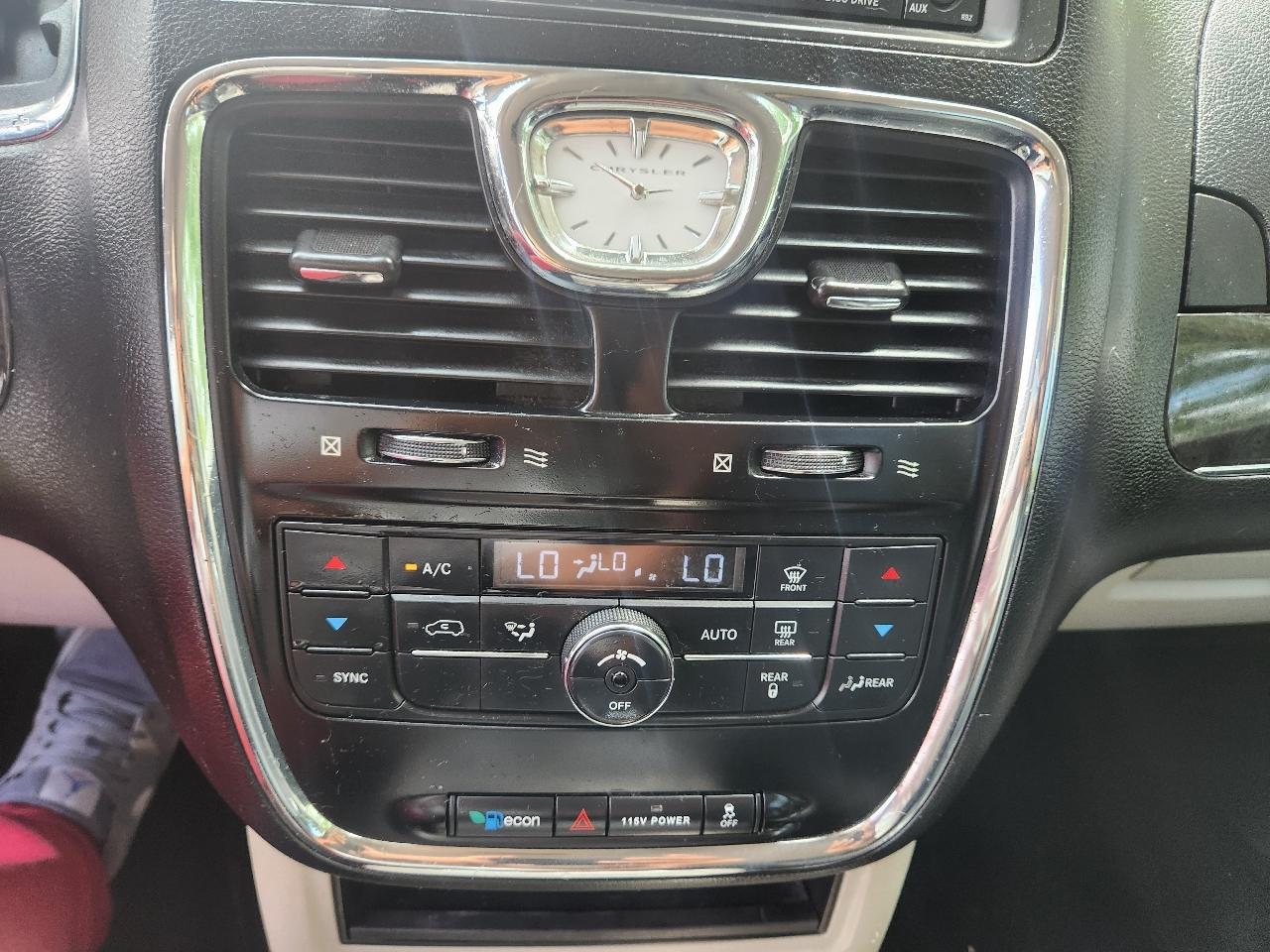 Chrysler Town & Country Touring 2014
