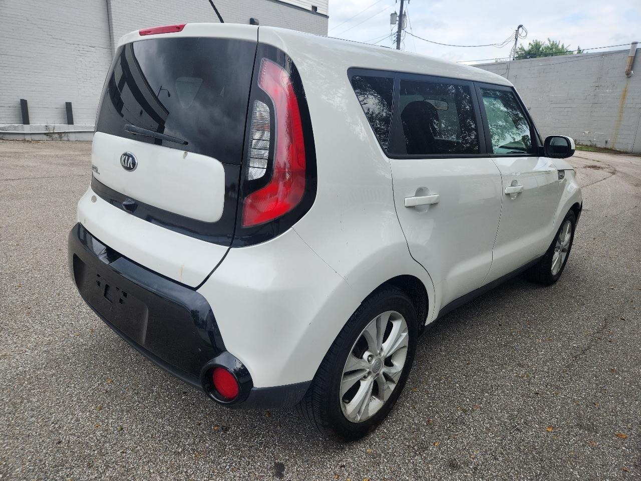 Kia Soul + w/Signature 2.0 Special Edition 2016