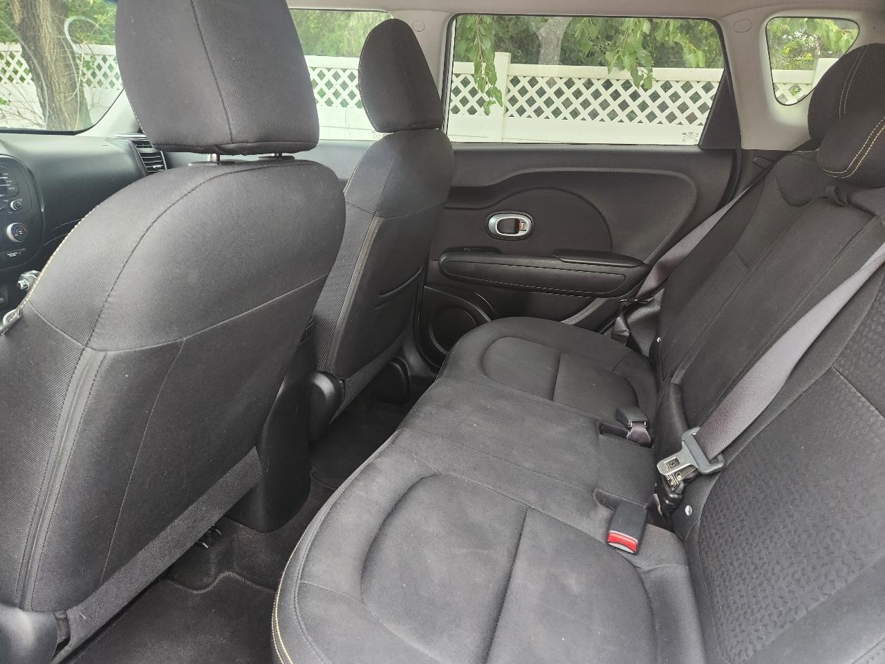Kia Soul + w/Signature 2.0 Special Edition 2016