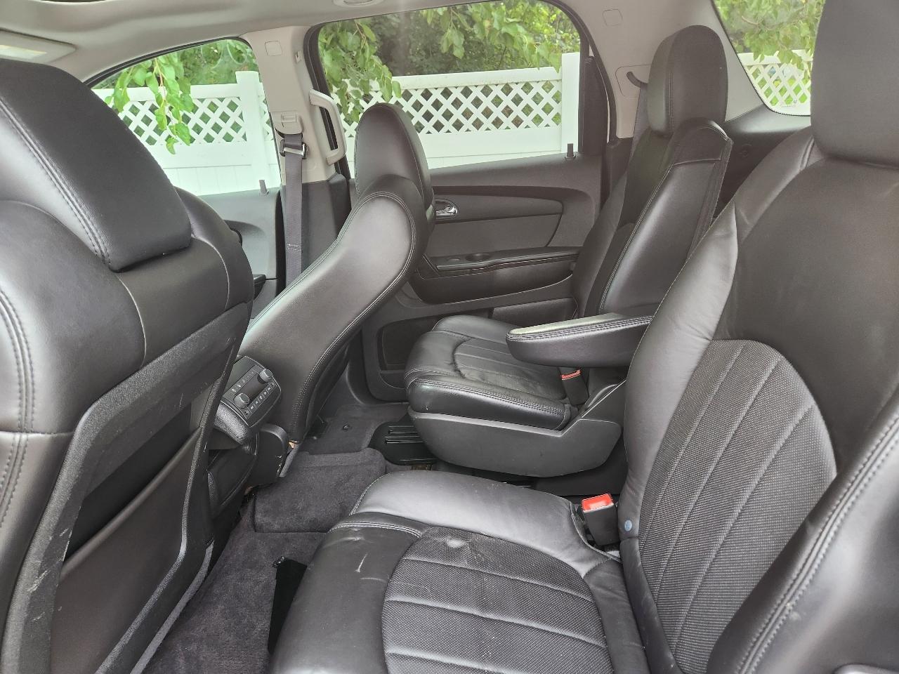 GMC Acadia Denali AWD 2012