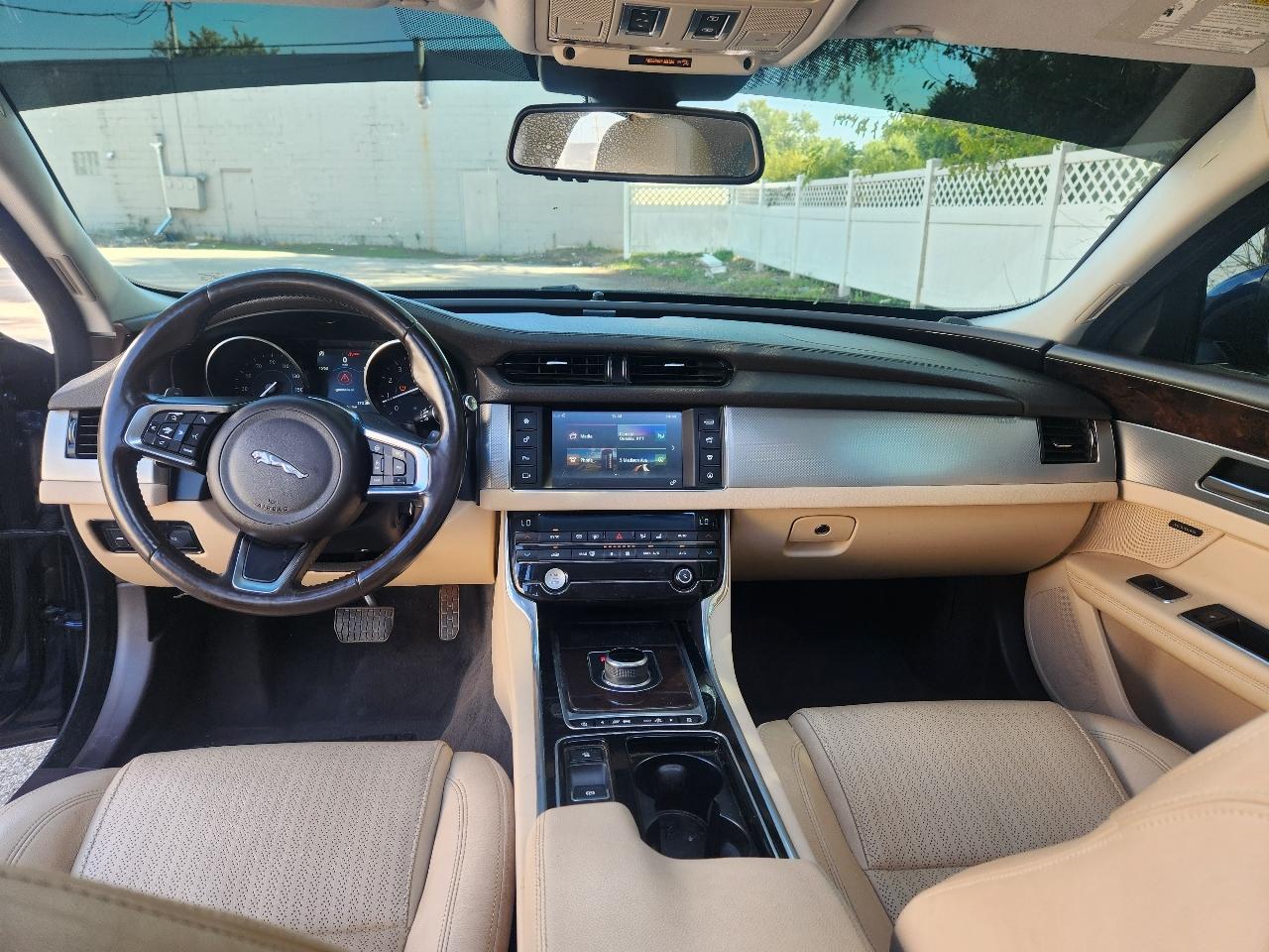 Jaguar XF-Series 25t Prestige AWD 2018